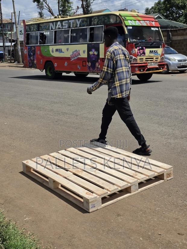 Wood Pallet -High Quality Heavy-Duty Durable Wooden Pallets. 04