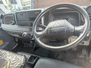 Mitsubishi Fuso 2019 Blue
