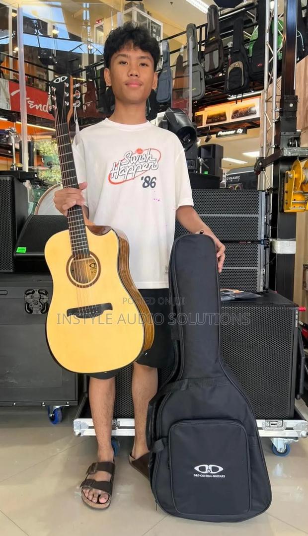 Box Guitar Size 38 With Quality Black Back Bag Suitable for Beginners