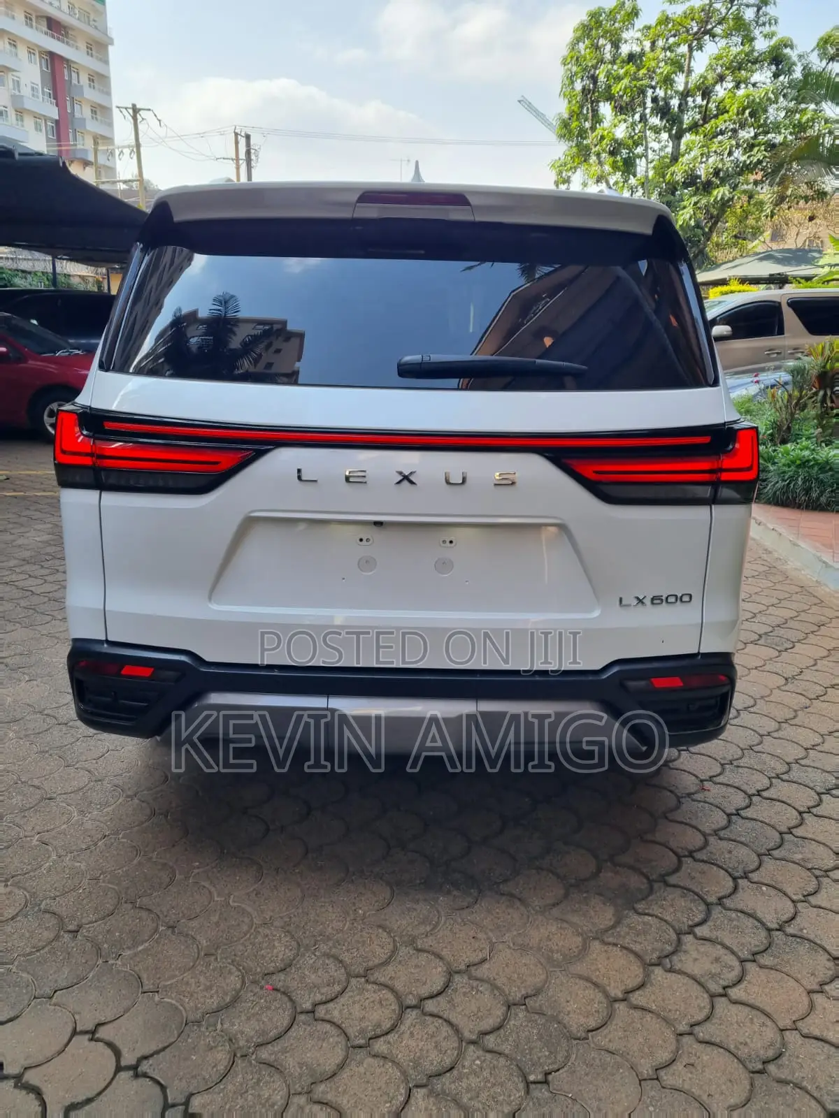 Lexus LX LX 600 2022 White