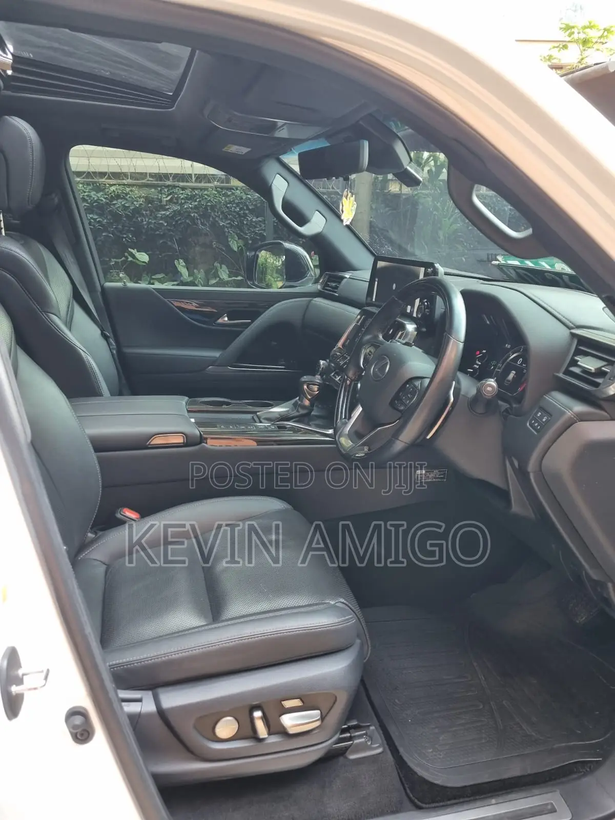 Lexus LX LX 600 2022 White