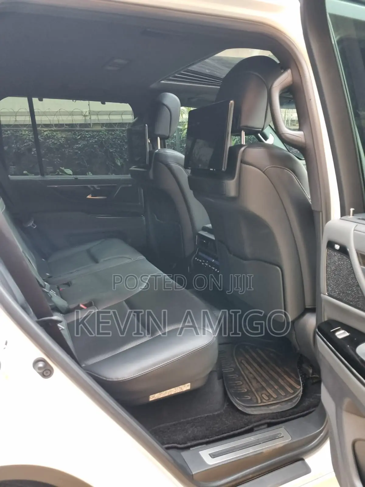 Lexus LX LX 600 2022 White