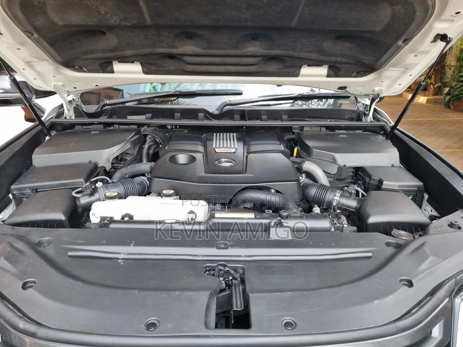 Lexus LX LX 600 2022 White