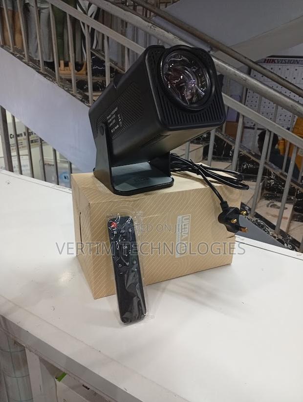 Convenient Hy320 Mini Wifi Android Projector With Inbuilt Speaker