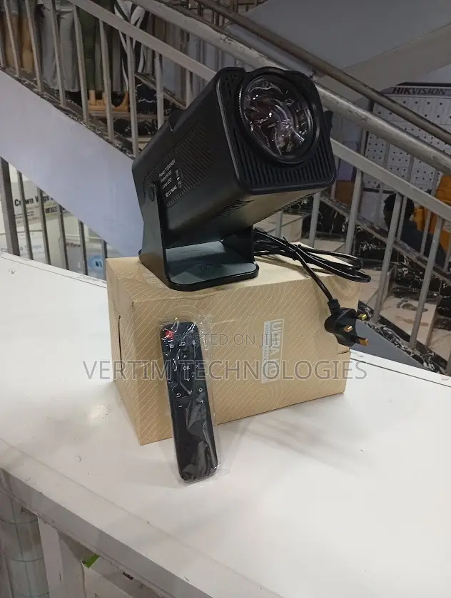 Convenient Hy320 Mini Wifi Android Projector With Inbuilt Speaker