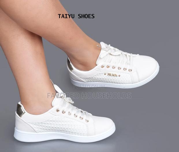 Trendy Ladies Sneakers - thumbnail 3