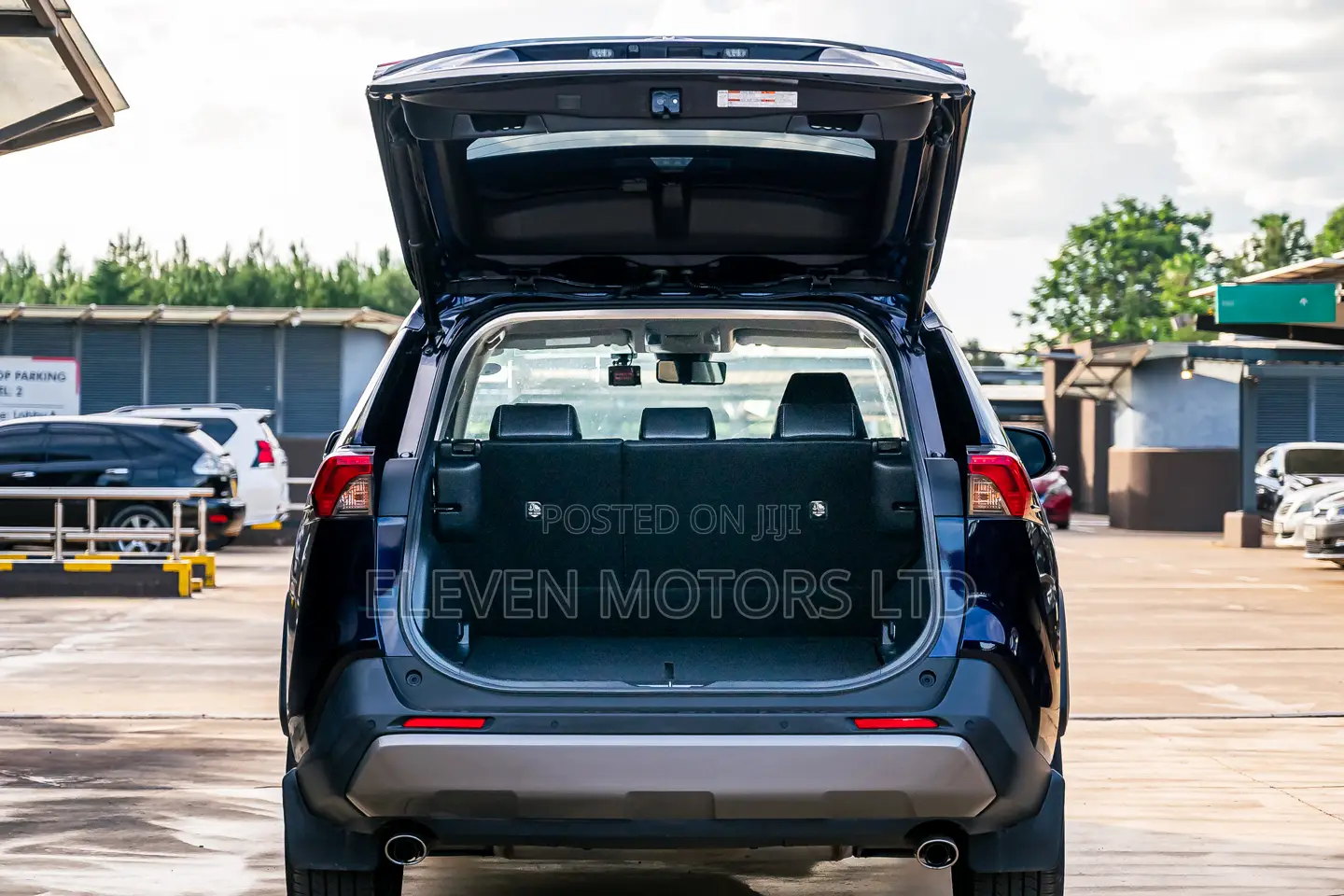 Toyota RAV4 2019 Blue
