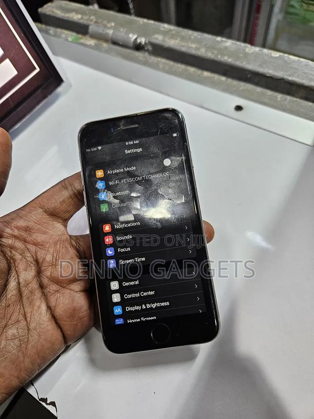Apple iPhone 6s 32 GB Gray - thumbnail 4