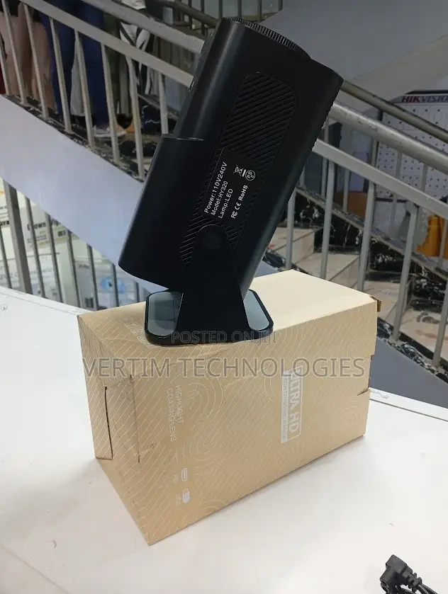 Heavy Duty Hy320 Wifi Android Projector With Inbuilt Speaker