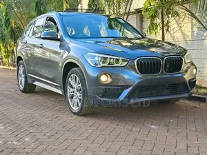 BMW X1 sDrive28i FWD 2018 Gray
