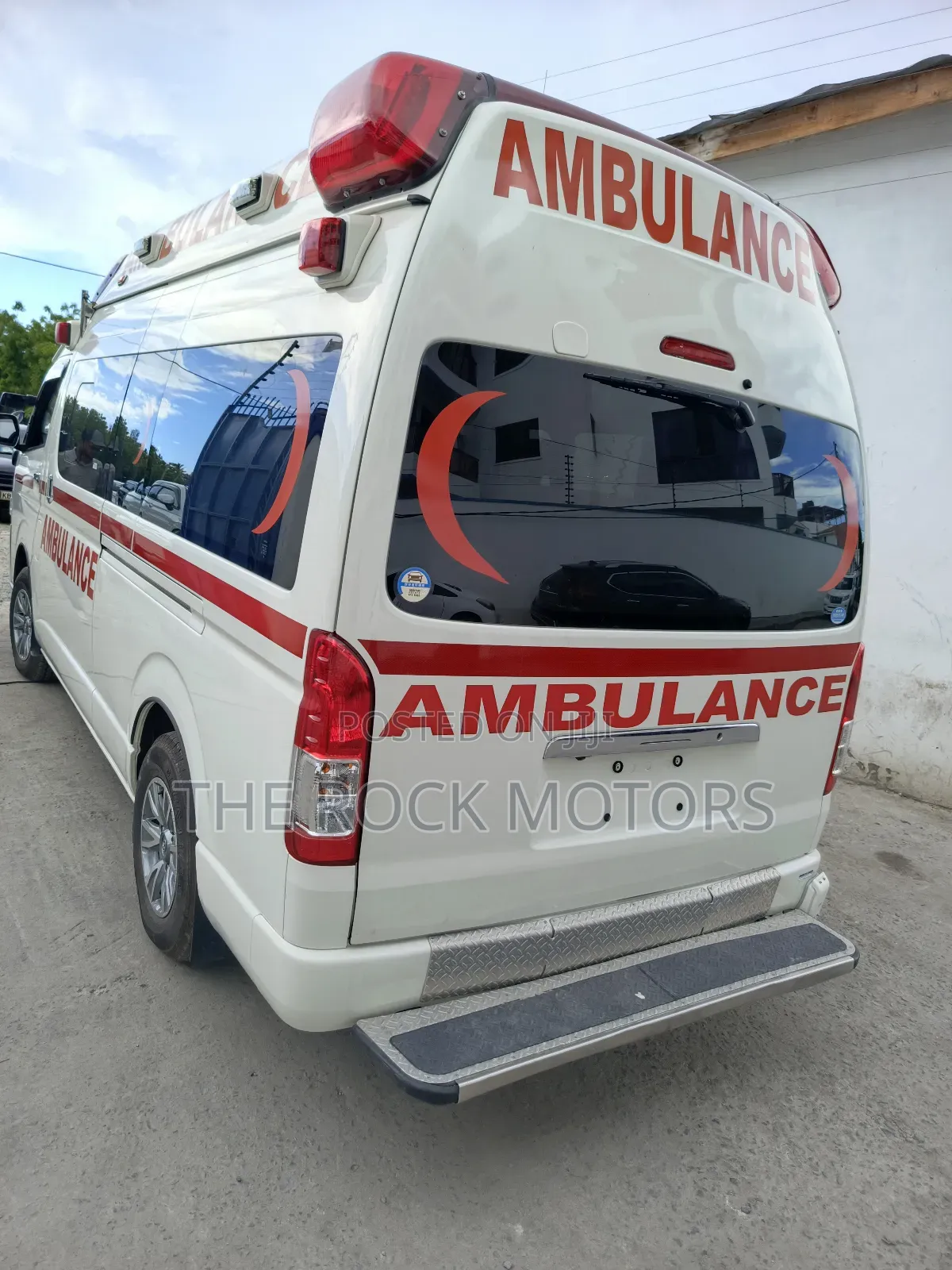Toyota HiAce 2019 White