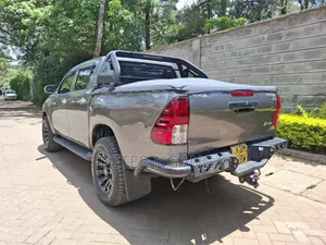 Toyota Hilux SR5 BLACK 4x4 2015 Gray
