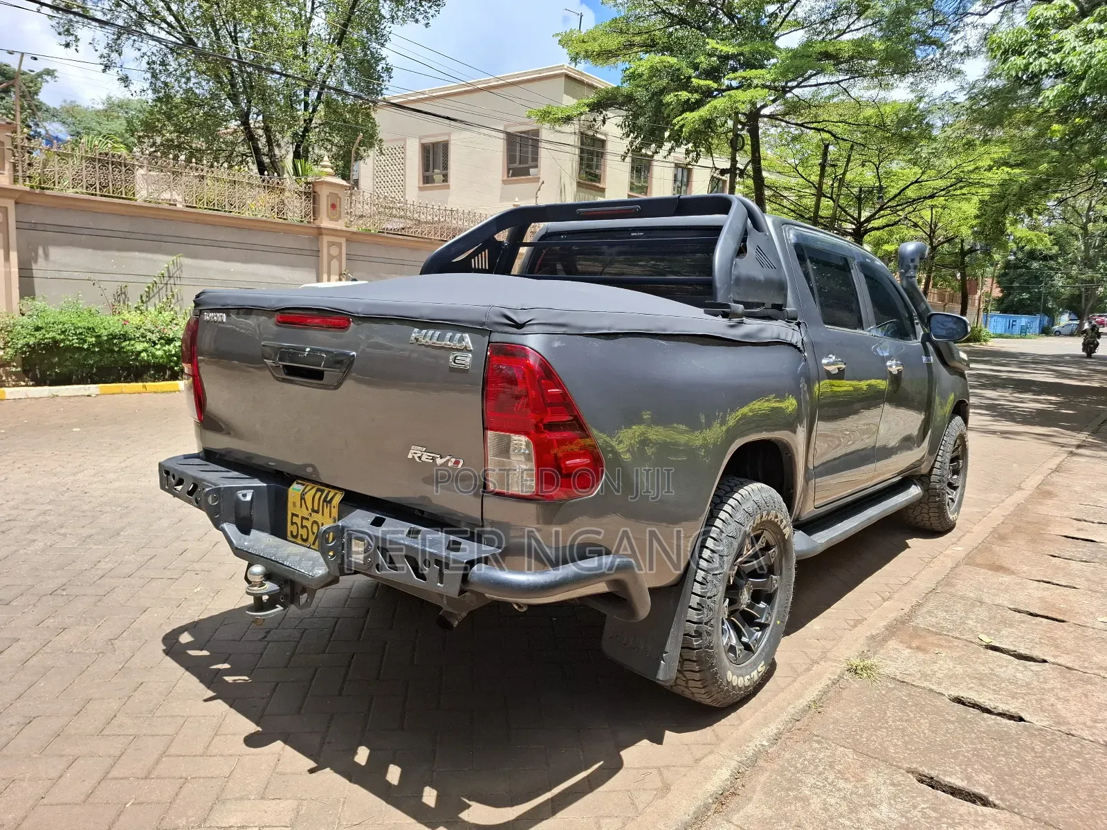 Toyota Hilux SR5 BLACK 4x4 2015 Gray