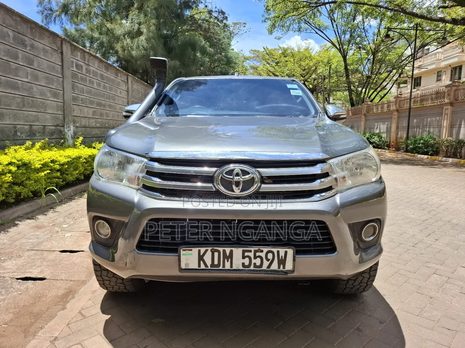 Toyota Hilux SR5 BLACK 4x4 2015 Gray