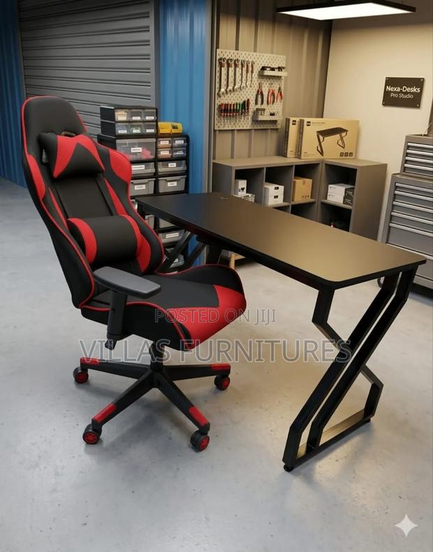 Metallic Table and Gammer Seat