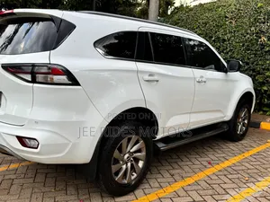 Isuzu MU-X 2024 White