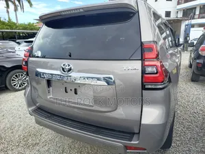 Toyota Land Cruiser Prado 2018 Brown