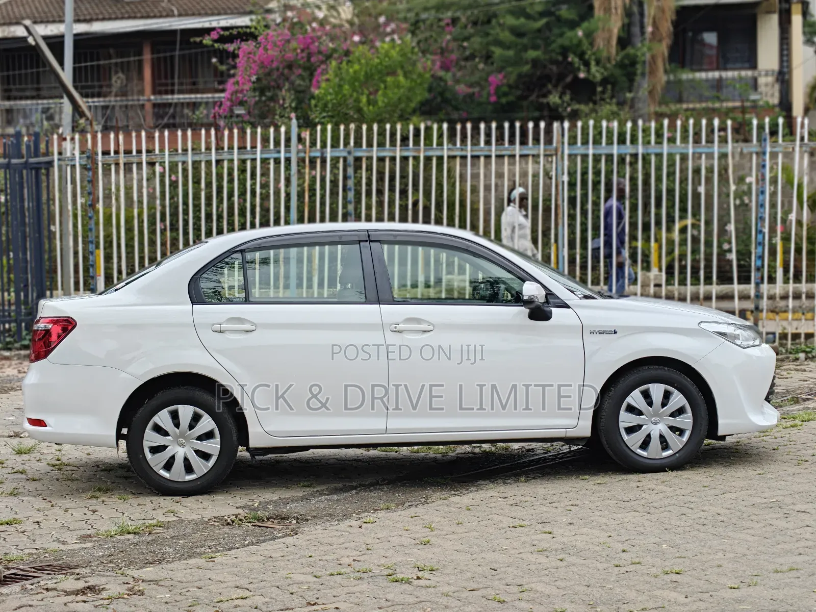 Toyota Axio 1.5 Hybrid 2WD 2018 White