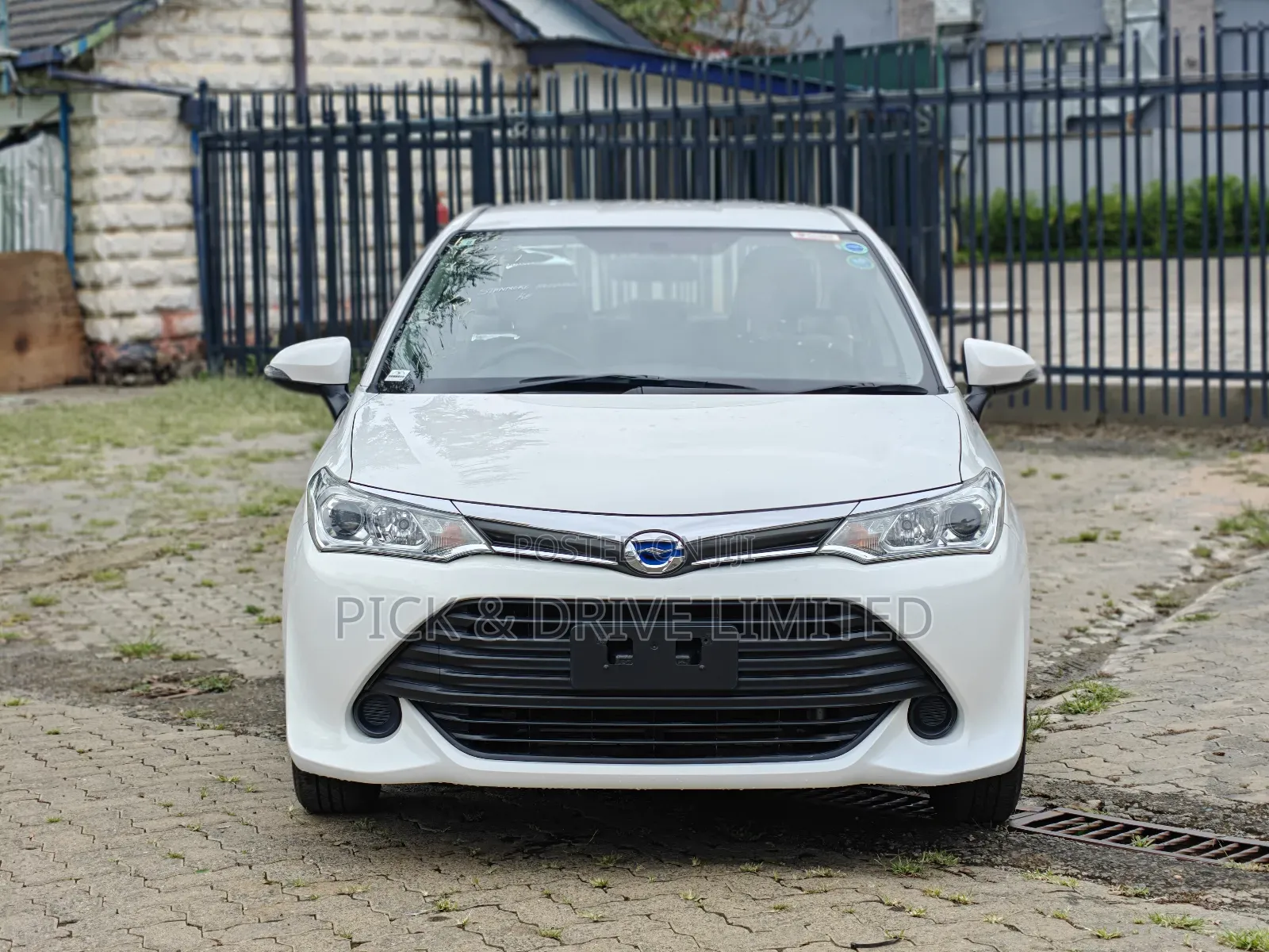 Toyota Axio 1.5 Hybrid 2WD 2018 White