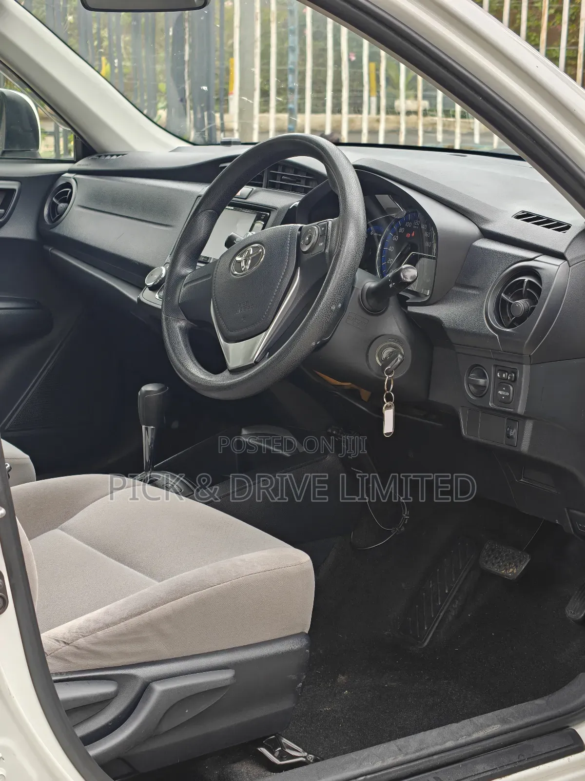Toyota Axio 1.5 Hybrid 2WD 2018 White