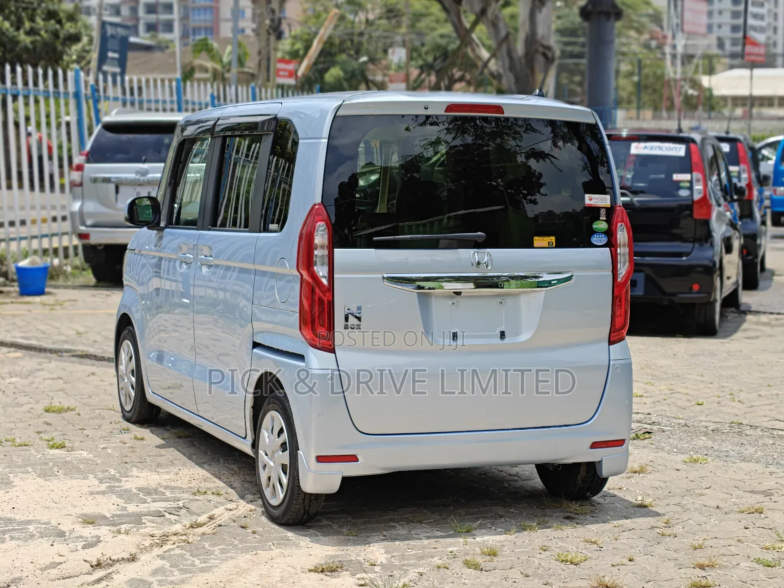 Honda N-Box 2018 Blue
