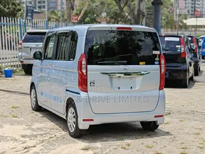 Honda N-Box 2018 Blue