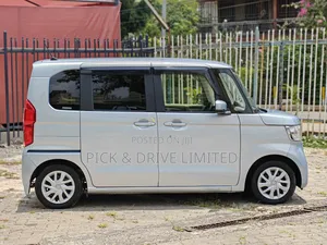 Honda N-Box 2018 Blue