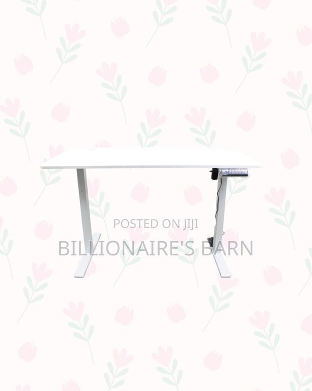 Boost Workflow With 1200x600mm Standing Desk Electric Lift for Hybrid