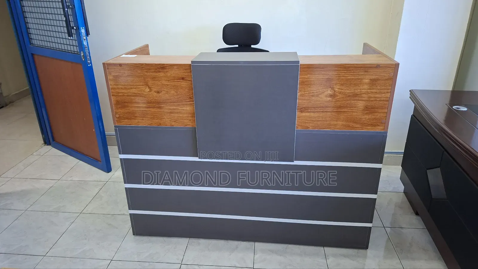 1.4m Modern Reception Desk With Drawer | Office Front Desk Nairobi