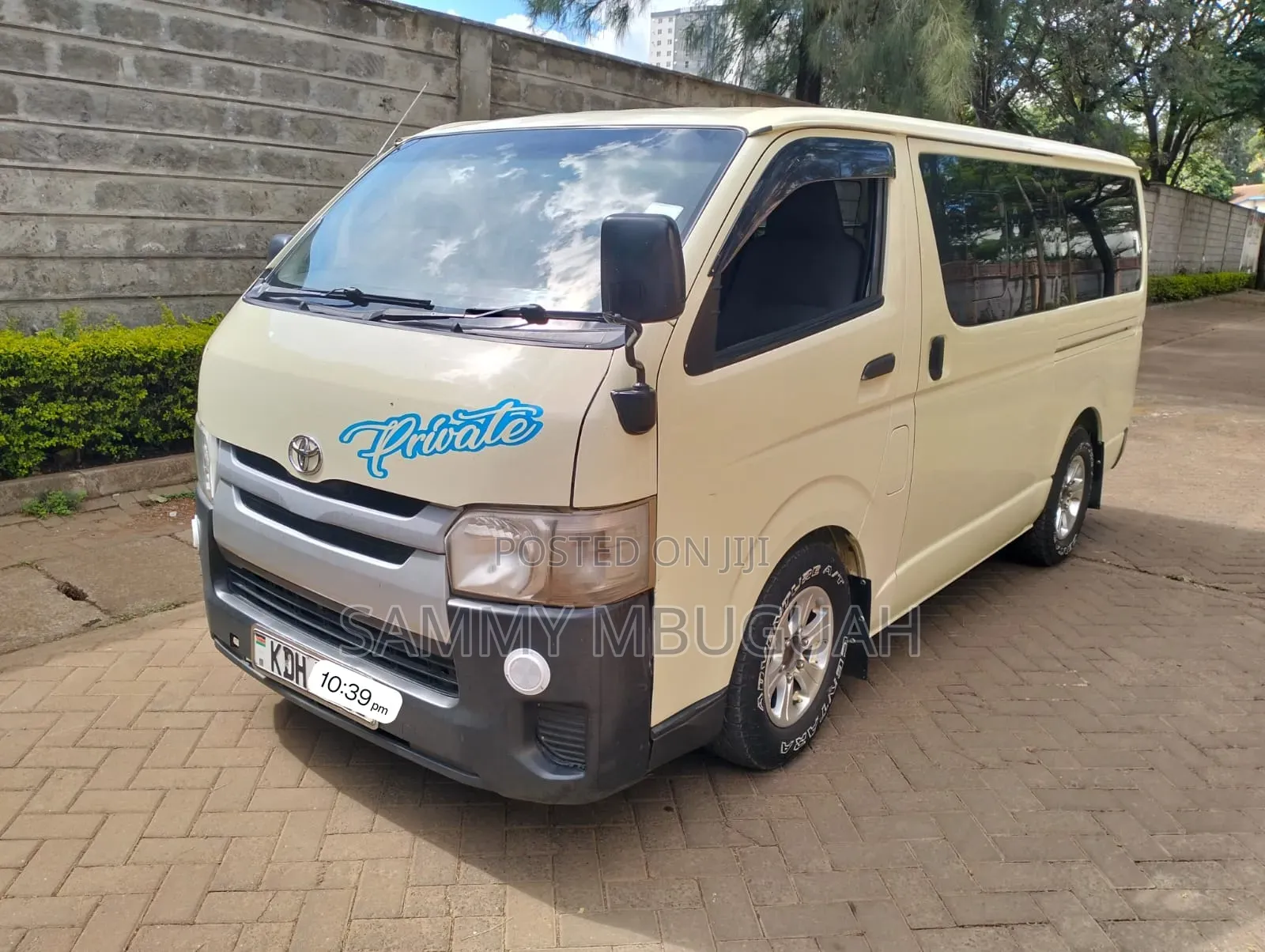 Toyota HiAce 2015 White
