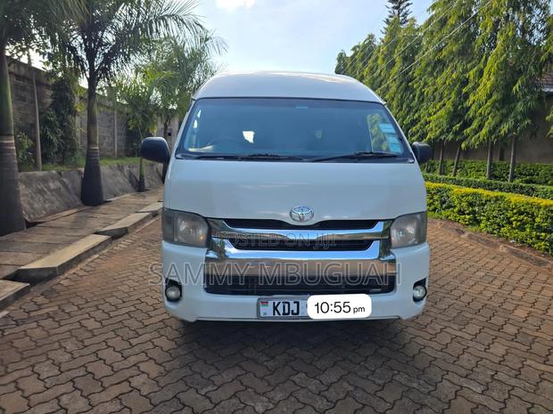 Toyota HiAce 2015 White