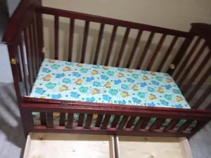 Baby Crib(Brown)