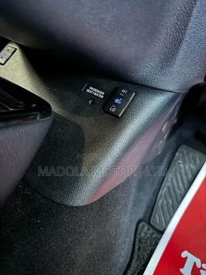 Toyota Prius Four 2018 Silver