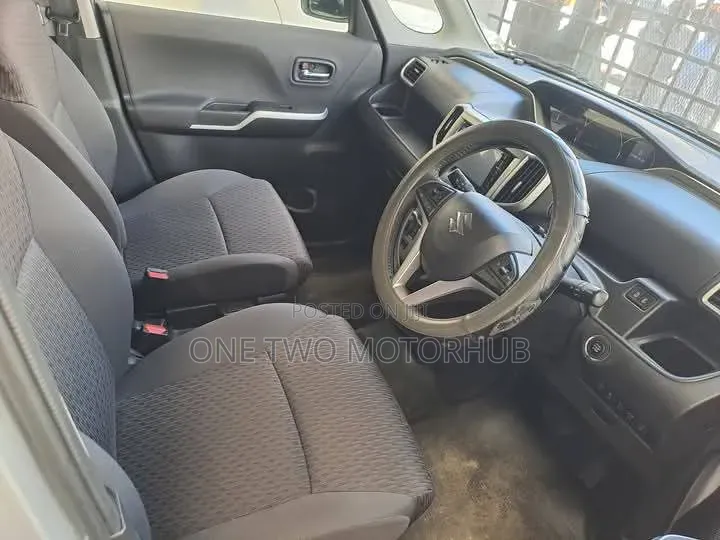 Suzuki Solio 2018 Silver