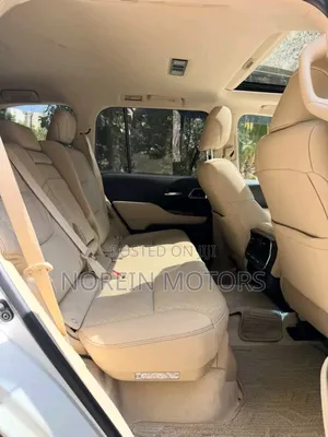 Toyota Land Cruiser 2023 Off white