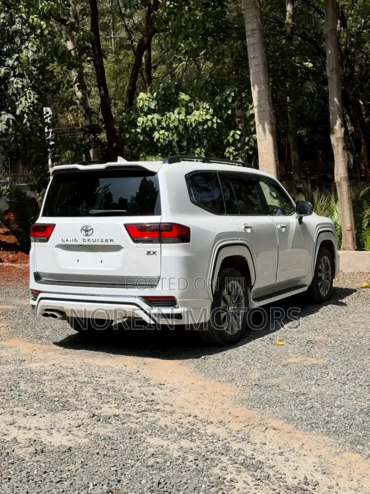 Toyota Land Cruiser 2023 Off white