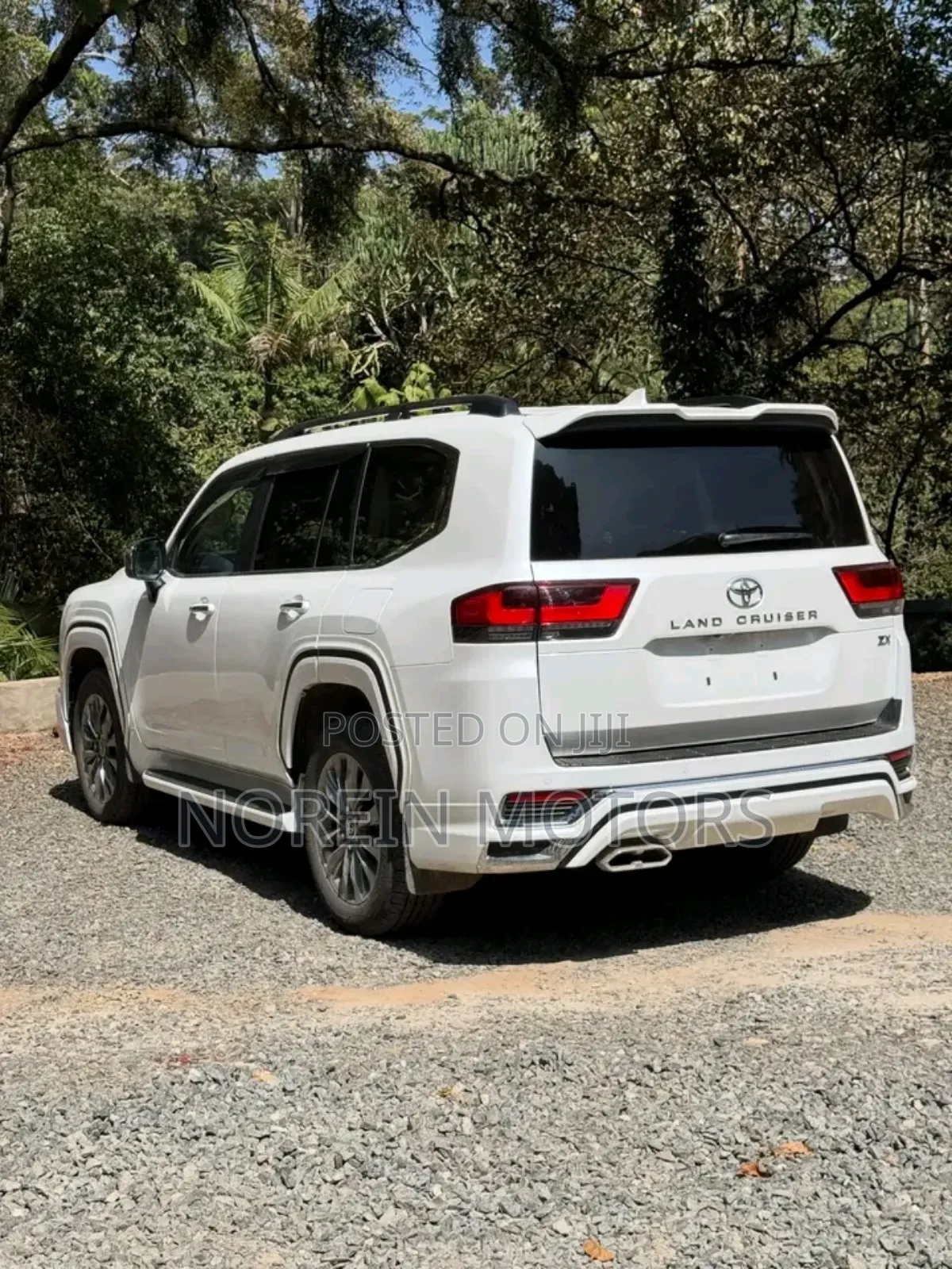 Toyota Land Cruiser 2023 Off white