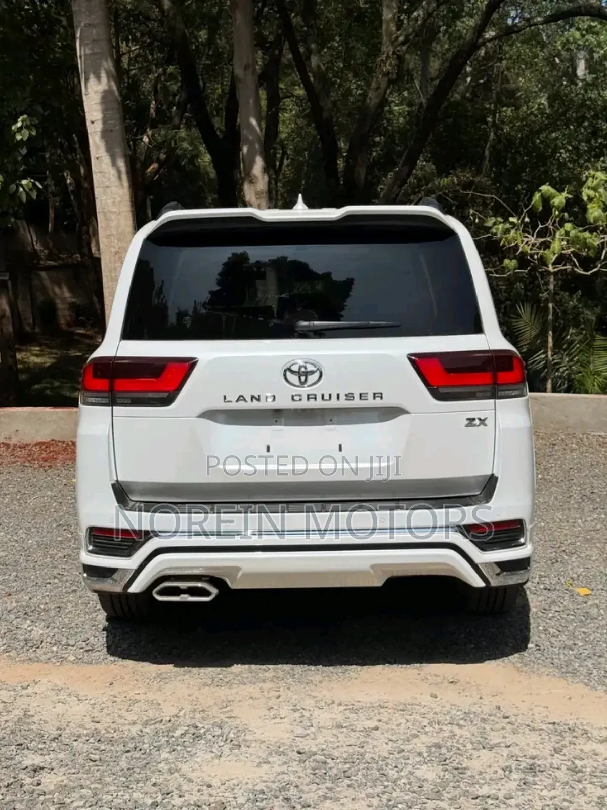 Toyota Land Cruiser 2023 Off white
