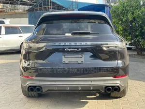 Porsche Cayenne 2018 Gray