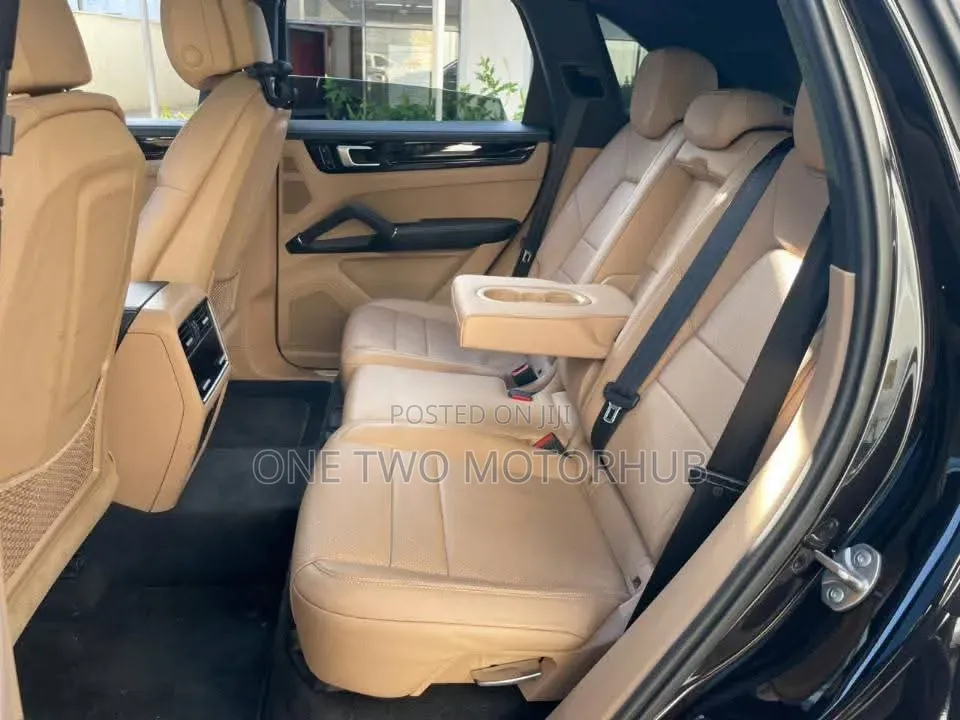 Porsche Cayenne 2018 Gray