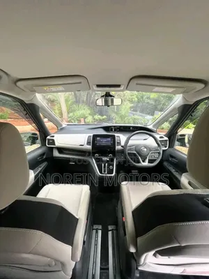 Nissan Serena 2018 Blue