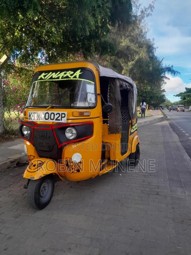 Bajaj RE 2023 Yellow - thumbnail 2