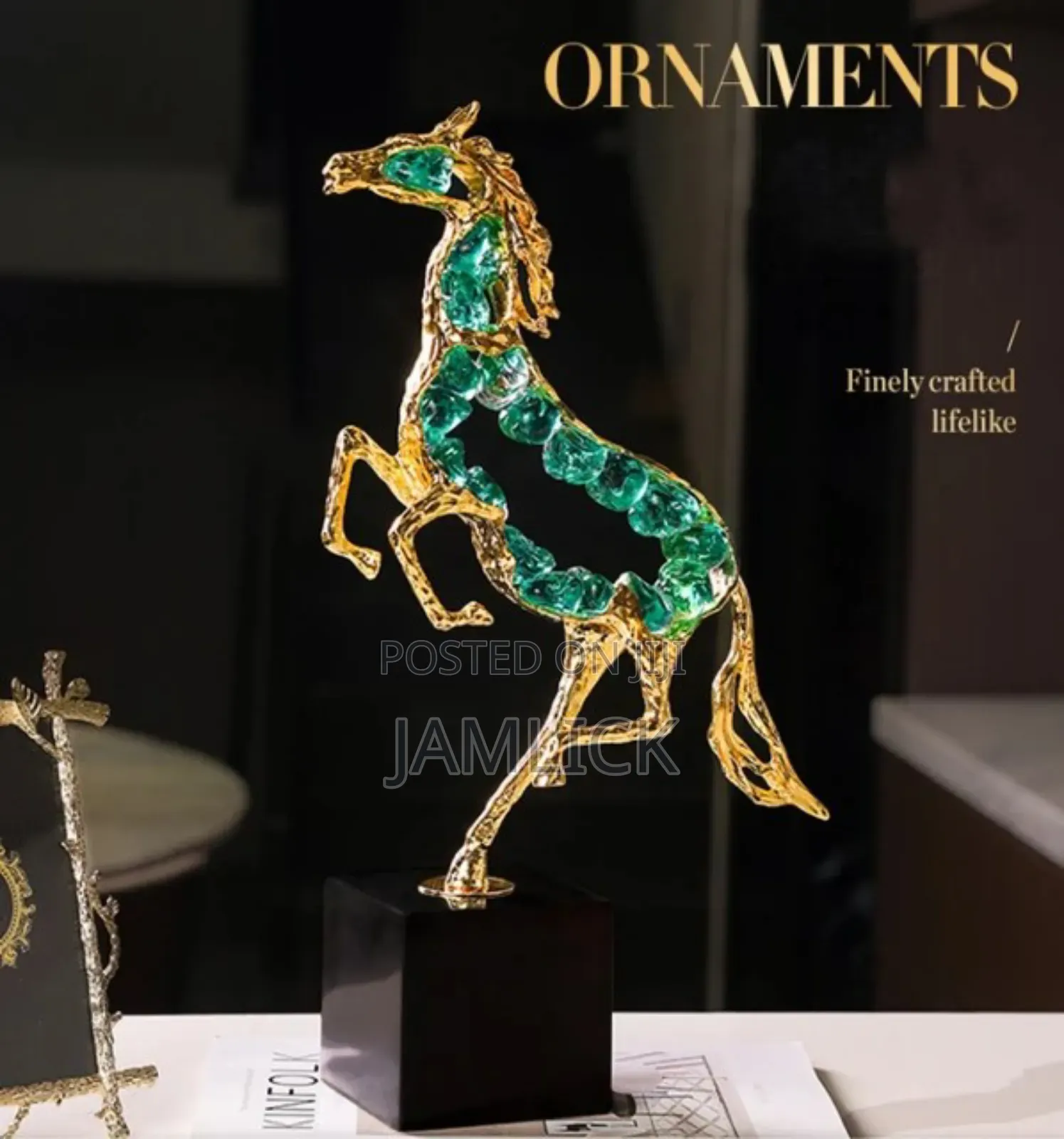 Luxury Crystal Horse Statue Ornament – Hk
