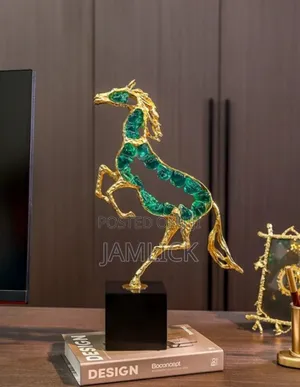 Luxury Crystal Horse Statue Ornament – Hk