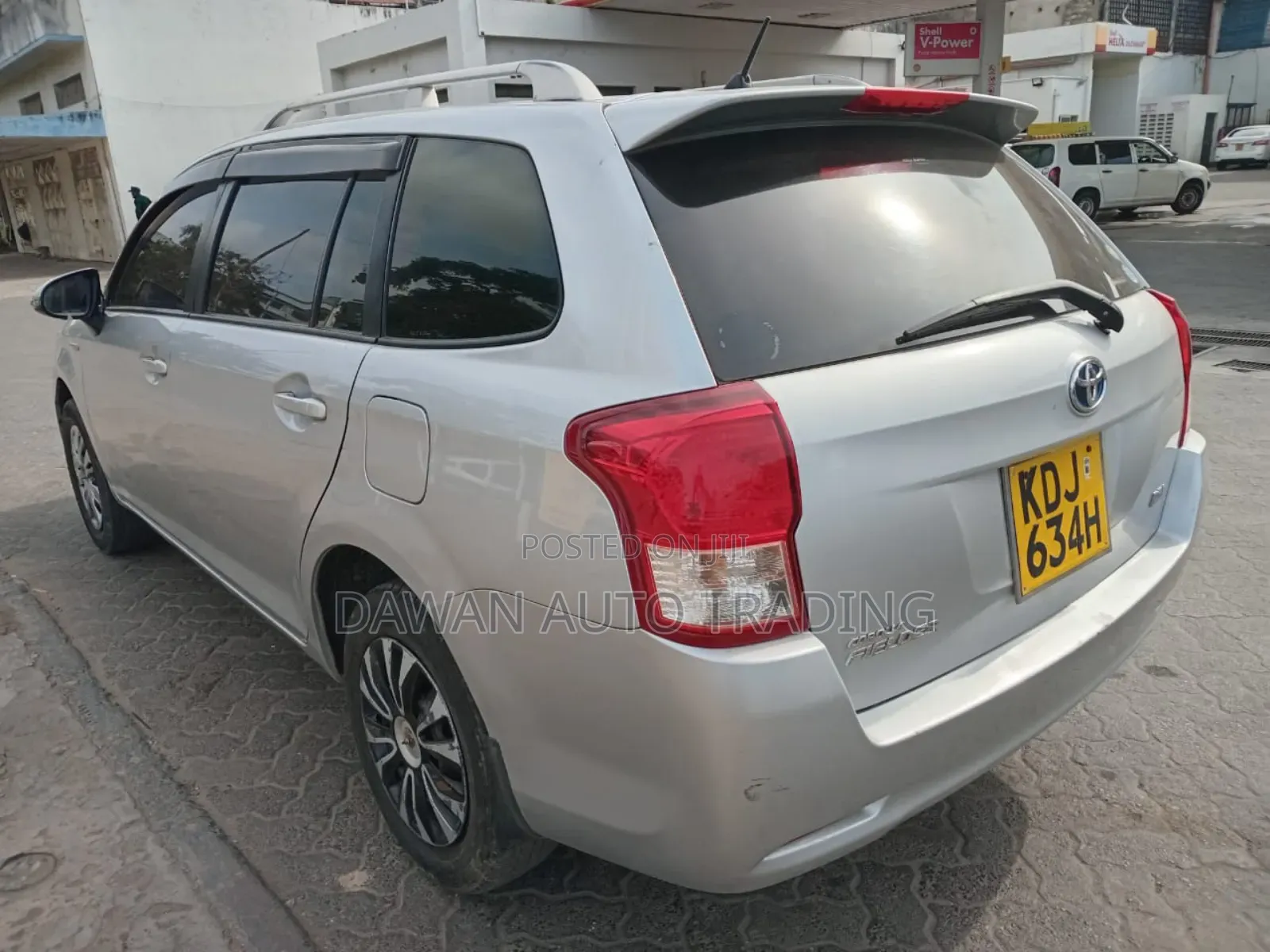 Toyota Corolla Fielder 2016 Silver