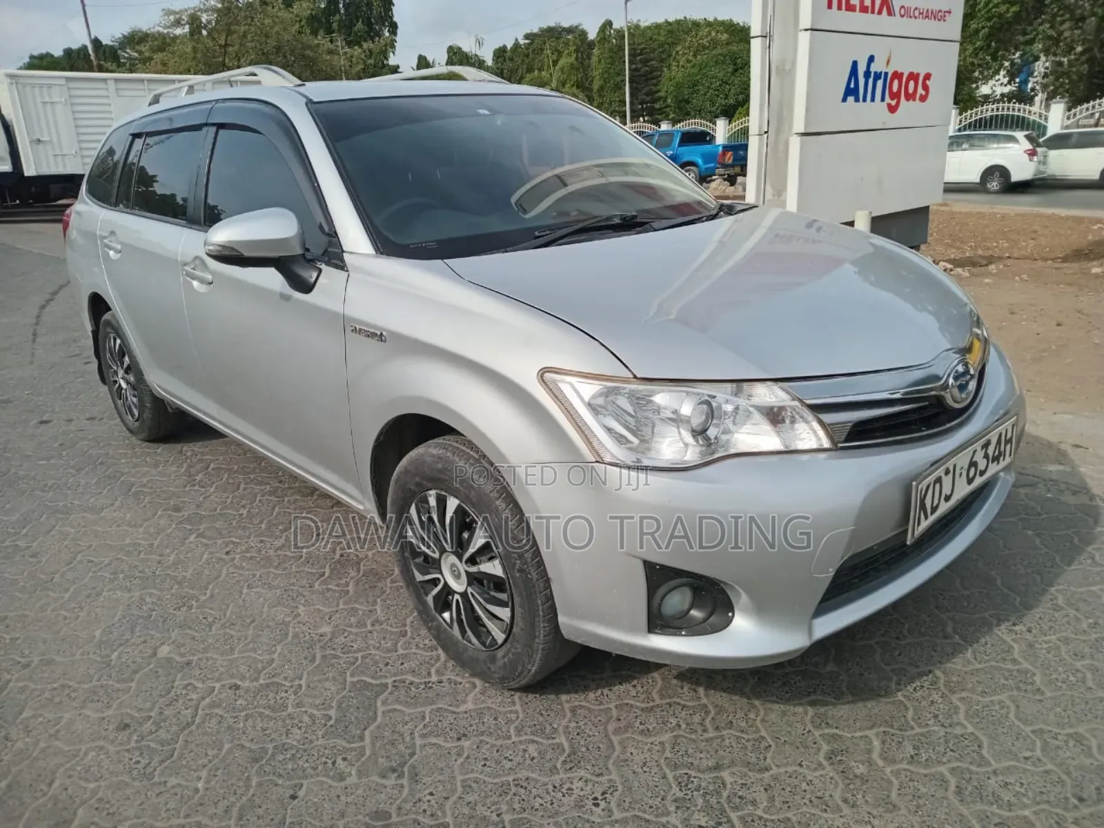 Toyota Corolla Fielder 2016 Silver