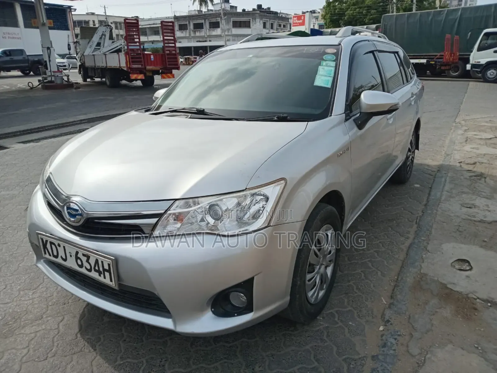 Toyota Corolla Fielder 2016 Silver
