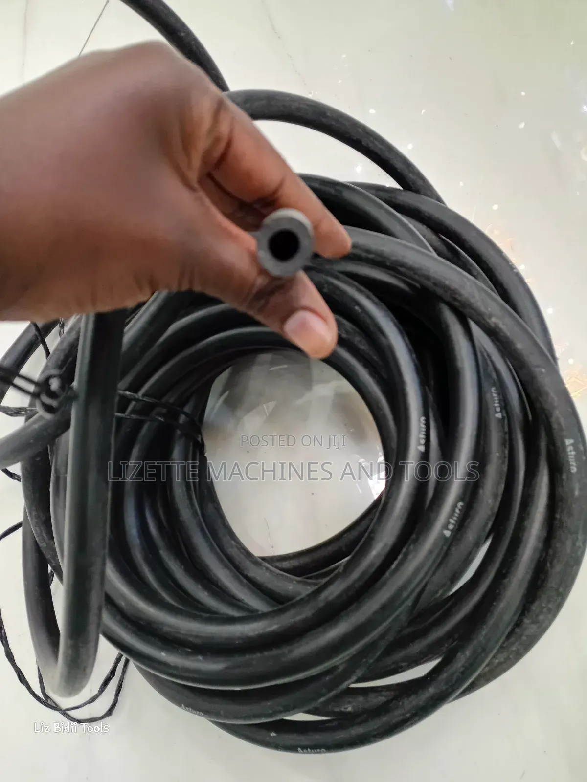 Heavy Duty Black Air Hose Compressor Pipe (Measured Per Metre)