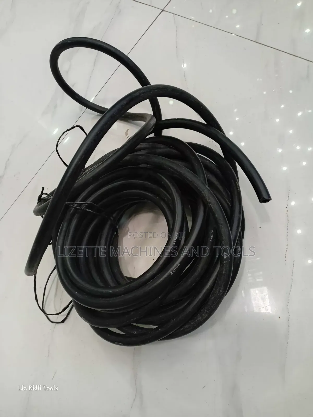 Heavy Duty Black Air Hose Compressor Pipe (Measured Per Metre)
