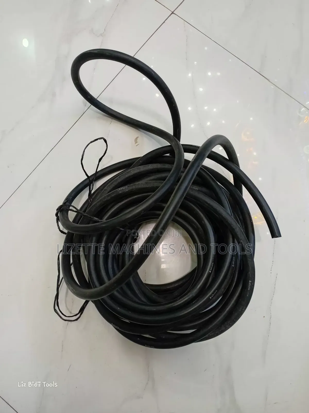 Heavy Duty Black Air Hose Compressor Pipe (Measured Per Metre)